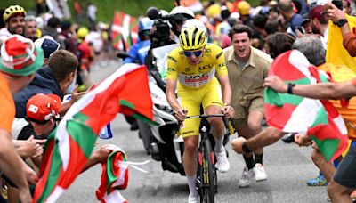 Fan Arrested for Throwing Chips at Pogačar and Vingegaard During Tour de France Stage 14