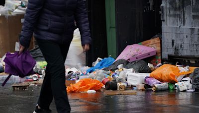 John Swinney urged to act as bin workers' strike threatens Edinburgh Fringe