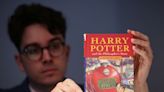 Exemplar da primeira edição de "Harry Potter" será leiloado em Londres