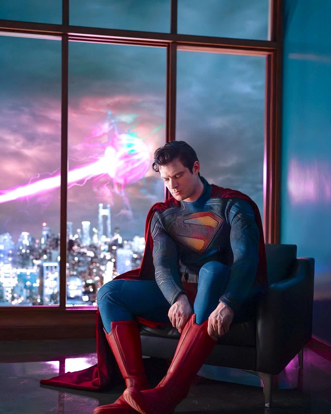 James Gunn Shares First-Look at David Corenswet’s SUPERMAN Suit