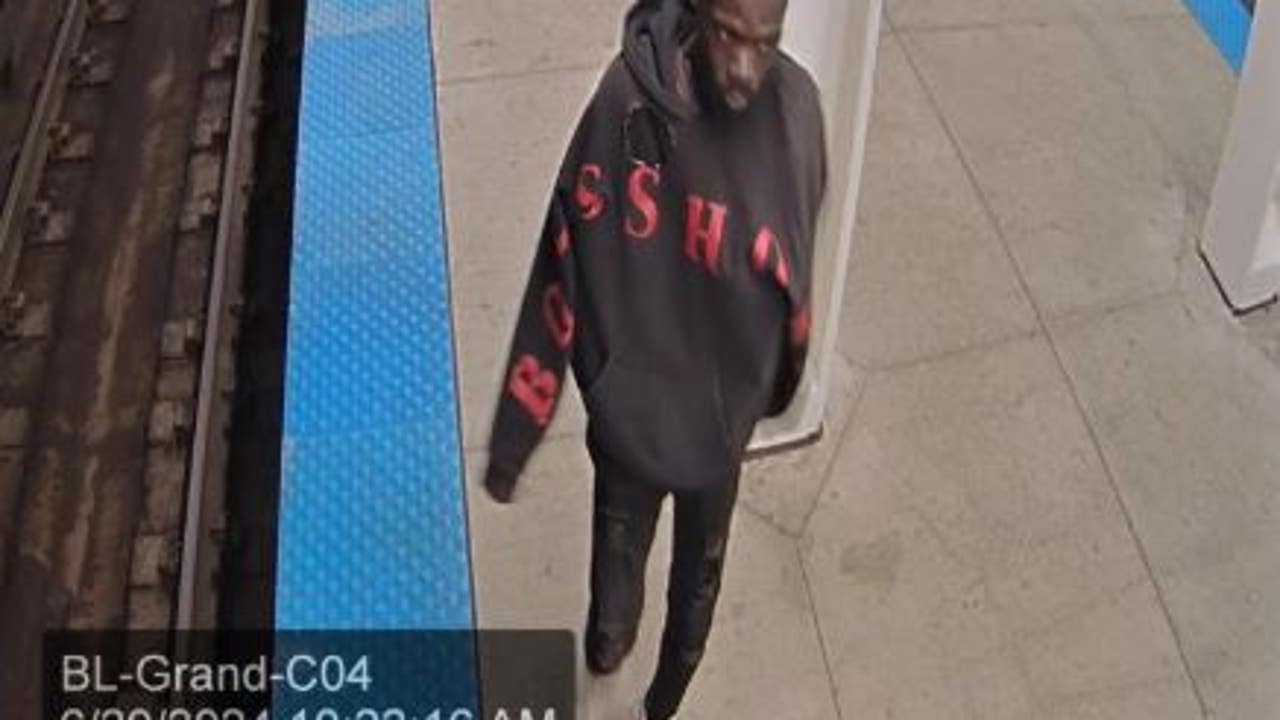 Suspect who implied he had a gun, robbed woman on Blue Line platform sought: CPD