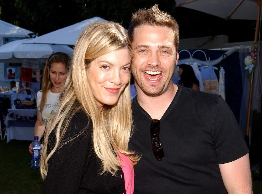 Tori Spelling Says Jason Priestley Chipped Her Tooth During a Makeout