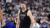 Un triple de Luka Doncic sella el triunfo de Dallas en Minnesota para quedar 2-0 en la final del Oeste en la NBA - La Tercera