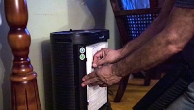 Condado de San Diego comprará purificadores de aire para comunidades de South Bay afectadas por gases de alcantarillado