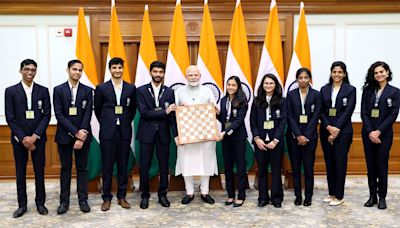 PM Modi lauds India’s historic double gold triumph at 45th Chess Olympiad, meets winners | Mint