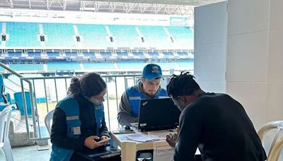 Agência da ONU para refugiados atua na Arena do Grêmio para auxiliar vítimas da enchente