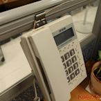 曉曉の店創意辦公桌屏風配件 隔斷插縫固定電話掛鉤 鋼製下掛式電話托架