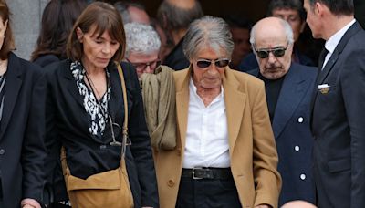 Obsèques de Françoise Hardy : la compagne de Jacques Dutronc apparaît, soutien discret à ses côtés