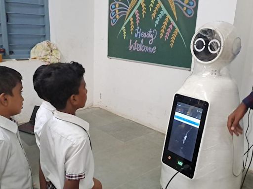 AI teaching assistant ‘Vidya’ makes its debut in Kumbakonam school