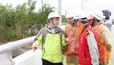 黃偉哲嘆救災遭見縫插針 「基礎建設本就不容易得到掌聲」