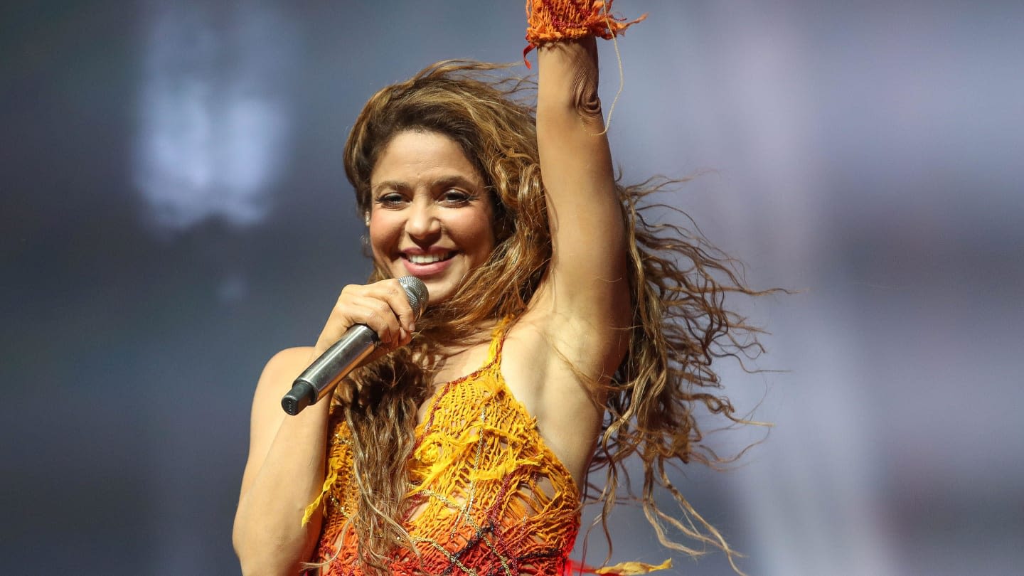 Move over Messi: Shakira performing at Copa Ameríca final