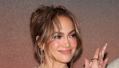 Adiós tristeza: Jennifer Lopez reaparece radiante, sin anillo, y con este mensaje al mundo