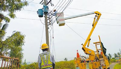 雨彈轟炸 高雄如颱風 台南芒果農喜見甘霖 - 地方新聞