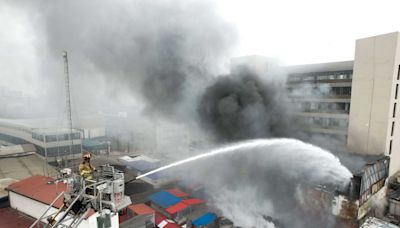 Mesa Redonda: bomberos confinan incendio en galería comercial