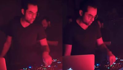 Zindagi Na Milegi Dobara Star Abhay Deol Turns DJ, Spins The Console At Kolkata Gig: Watch