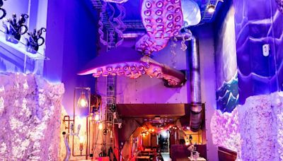 El restaurante en Barcelona que recrea el submarino Nautilus de Julio Verne: cocina marina y una decoración de película