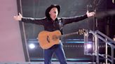 Garth Brooks extends his Las Vegas residency through 2024