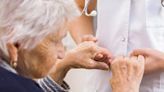 Sanidad anuncia la creación de un Comité de Cuidados en Salud para "darle forma" al papel de los cuidados en el SNS