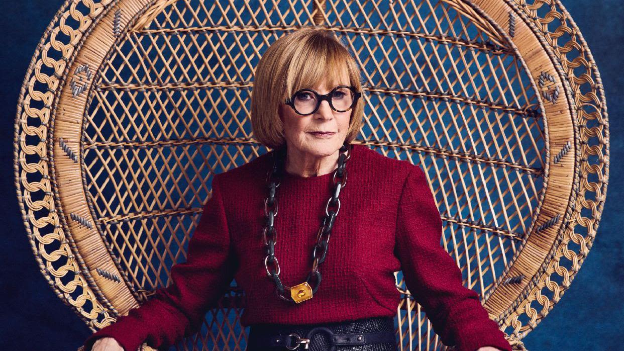 Anne Robinson dating Queen Camilla's ex-husband