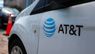 AT&T customers facing 'nationwide issue' impacting their ability to call non-AT&T users