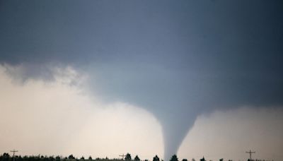 Maps show how "Tornado Alley" has shifted in the U.S.