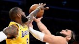 Plaschke: Beating Grizzlies with his grit, LeBron James claims full ownership of the Lakers