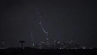 Así fue la espectacular tormenta eléctrica que azotó a Nueva York | VIDEO
