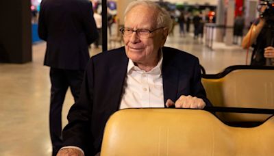 I toured Warren Buffett's hometown: Despite huge wealth, ‘it's all very understated,' says ‘Buffettology' author