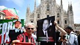 Multitudes se reunieron para el funeral de Estado del polémico ex primer ministro de Italia Berlusconi