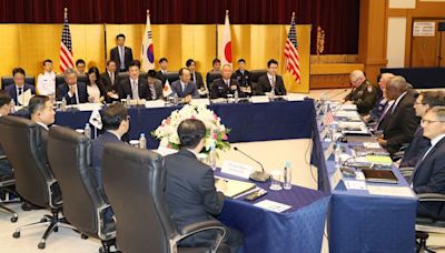 US Defense Secretary Austin holds trilateral meeting with Japanese, South Korean counterparts, first in 15 years