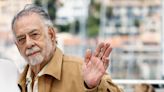 Francis Ford Coppola aparece assediando figurantes nos bastidores de 'Megalopolis' em vídeos obtidos por revista