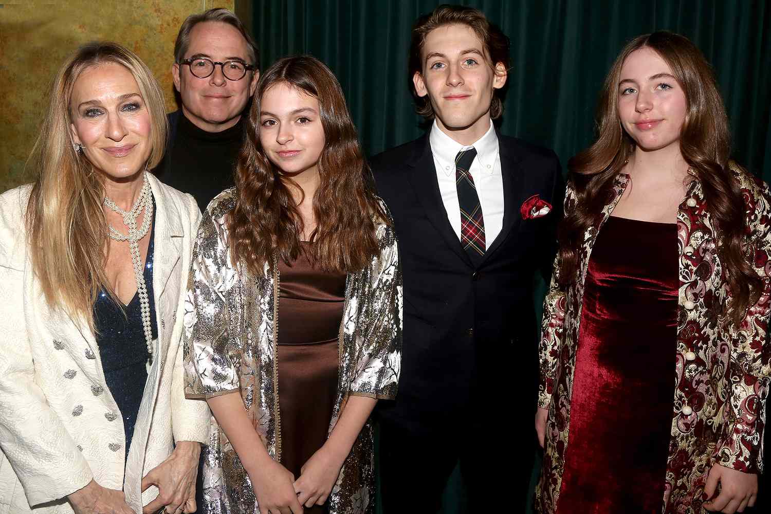 Sarah Jessica Parker Celebrates Her and Matthew Broderick's Twin Daughters on Their 15th Birthday: 'So Lucky'