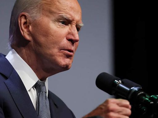 Federal appeals court blocks remainder of Biden's student debt relief plan - The Economic Times