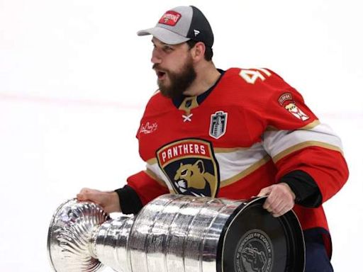 Maple Leafs Sign Stanley Cup Winning Goalie to Multi-Year Deal: Report