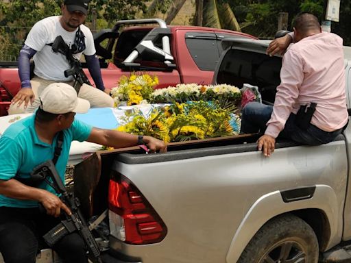 Cuerpo de influencer indígena asesinado llega a su aldea para un último adiós en Guatemala
