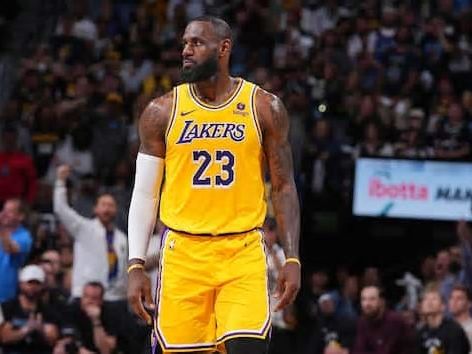 NBA, LeBron James criptico sul futuro: "Ultima partita coi Lakers? Non rispondo"