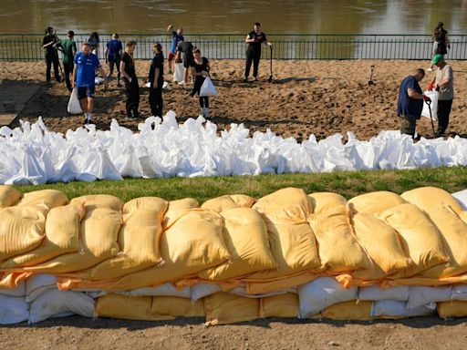 Poland's third-largest city braces for peaking floods