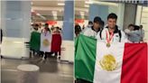 VIDEO: Así recibieron a jóvenes que ganaron medalla de oro para México en Olimpiada Internacional de Matemáticas