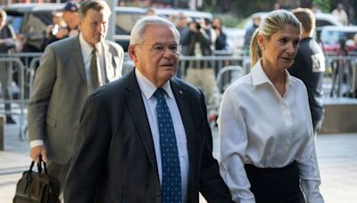 Prosecutors zero in on Sen. Bob Menendez’s relationship with his wife | CNN Politics