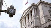 CORREGIDO-El Banco de Inglaterra sube los tipos al 2,25% pese a la probable recesión