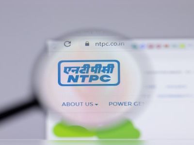 PSU Alert: NTPC shares jump 5% to record high after Jefferies raises target price to ₹485 - CNBC TV18