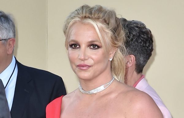 Britney Spears Explains Photos of Her Exiting Chateau Marmont in Her Pajamas: 'No Breakdown!!'