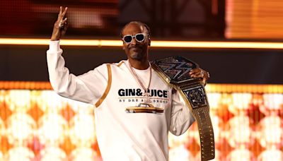 Snoop Dogg auctions off half-smoked marijuana blunt for upwards of $1,000
