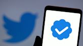 Cómo la nueva tilde azul de Twitter se convirtió en un dolor de cabeza para casi todos los usuarios, salvo los trolls