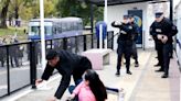 La Policía federal empezará a portar pistolas Taser para reforzar la seguridad en formaciones ferroviarias y andenes