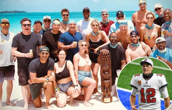 Tom Brady goes ‘off the grid’ with new Fox NFL teammates after unretirement buzz