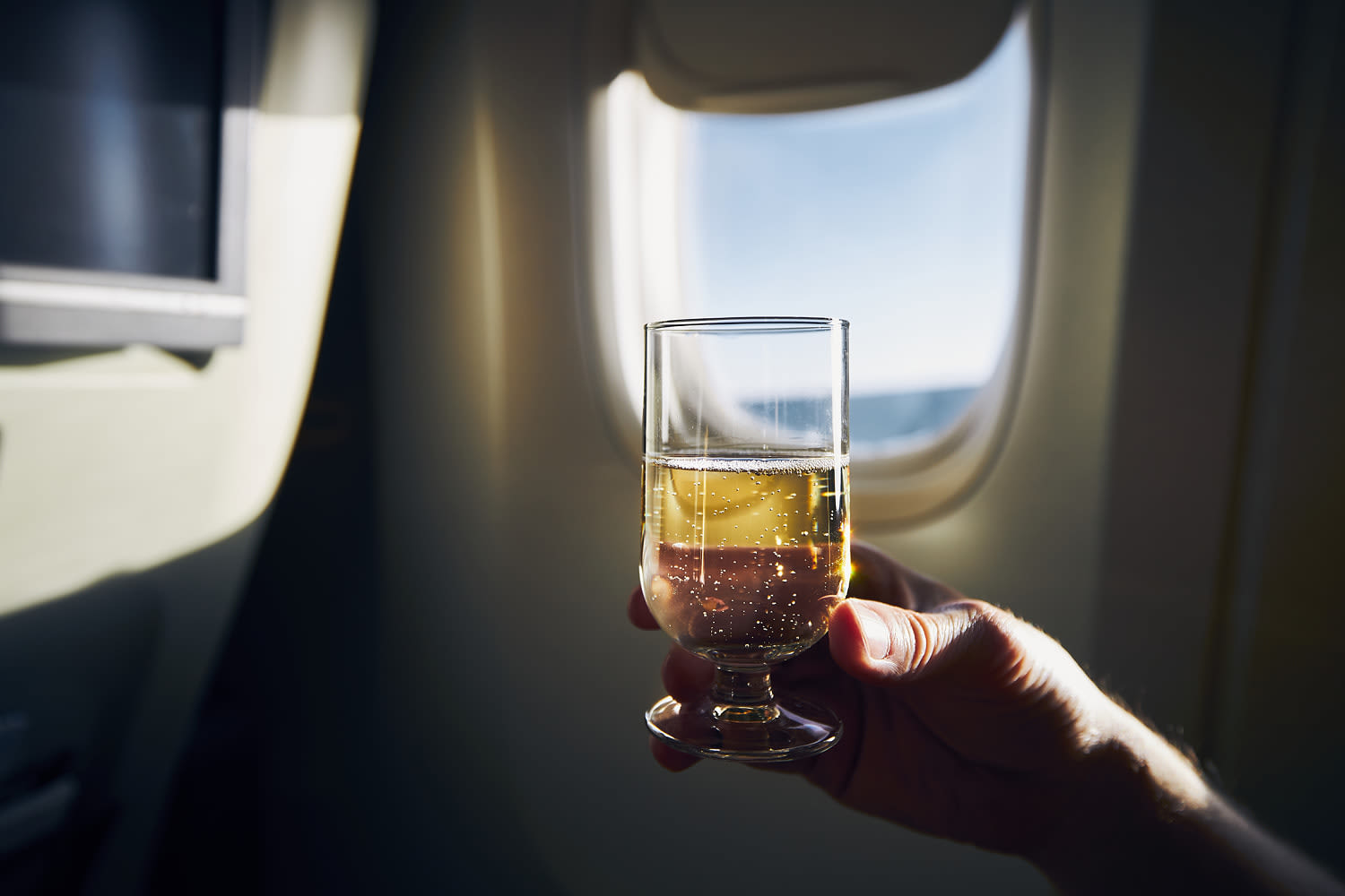 Why you shouldn't drink before dozing off on long-haul plane flights
