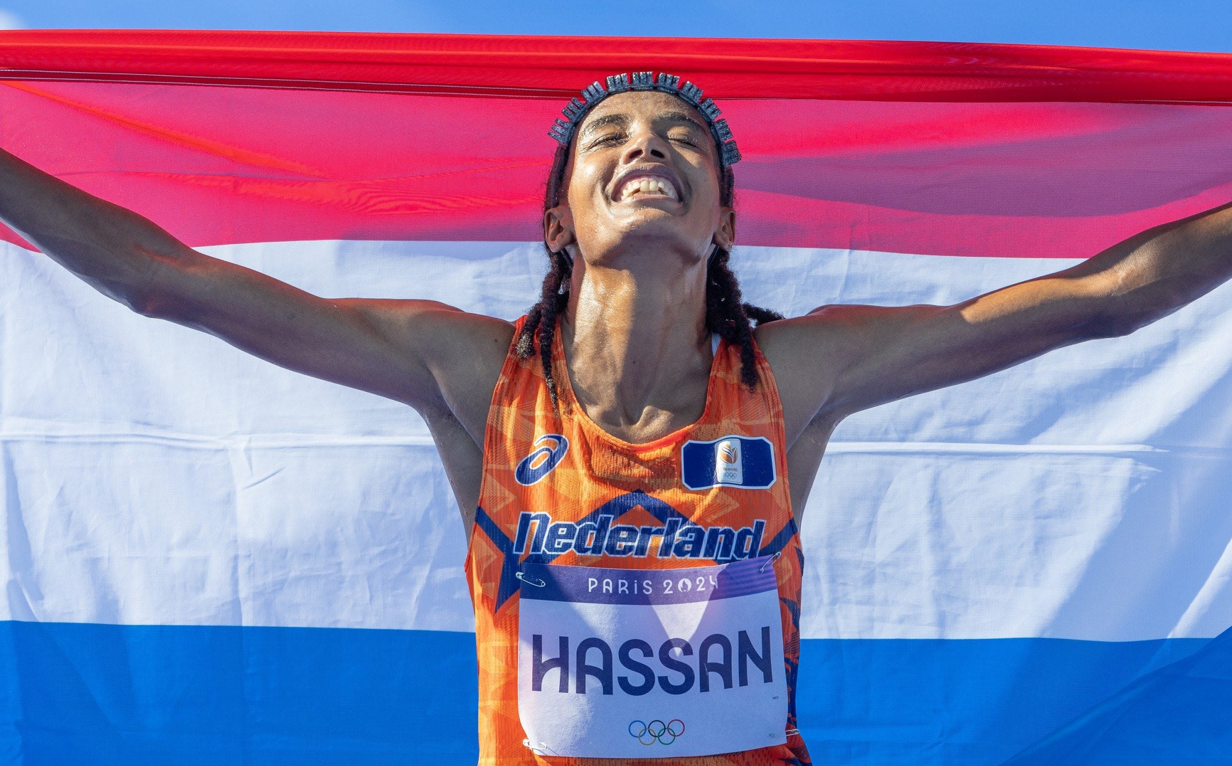 Sifan Hassan wins thrilling finish to become first woman to win 5,000m, 10,000m and marathon medals