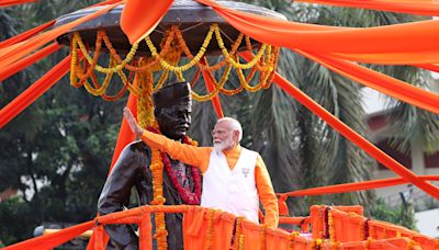 Modi inscribe su candidatura para las elecciones de la India en la cuna del hinduismo: Benarés
