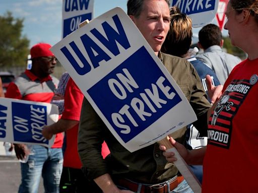 Josh Hawley gets money from Teamsters union, rare windfall for GOP candidate